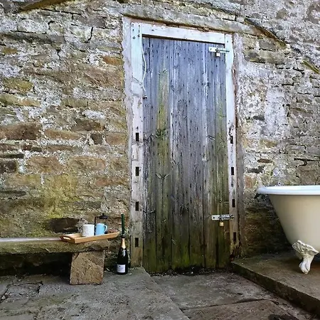 The Hideaway - Shepherds Hut In Cumbria Chalet *